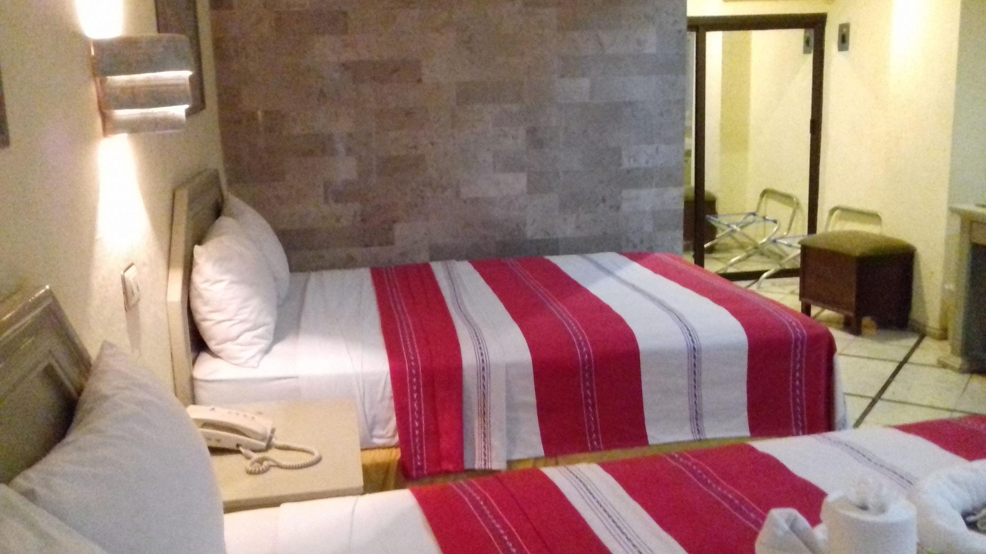 Hotel Ambassador Mérida Buitenkant foto